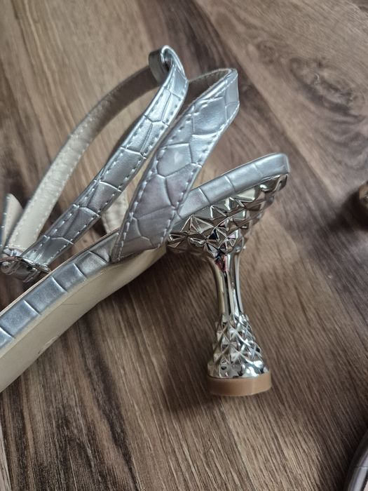Buty na obcasie rozmiar 43
