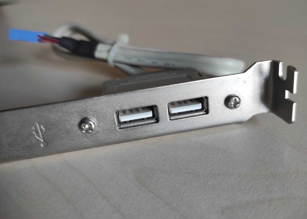 планка 2 х USB2.0 на заднюю стенку корпуса