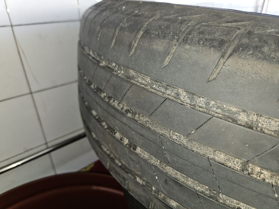 Pneus  215/65r16