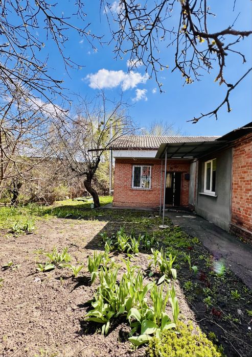Продам гарну квартиру в приватному будинку