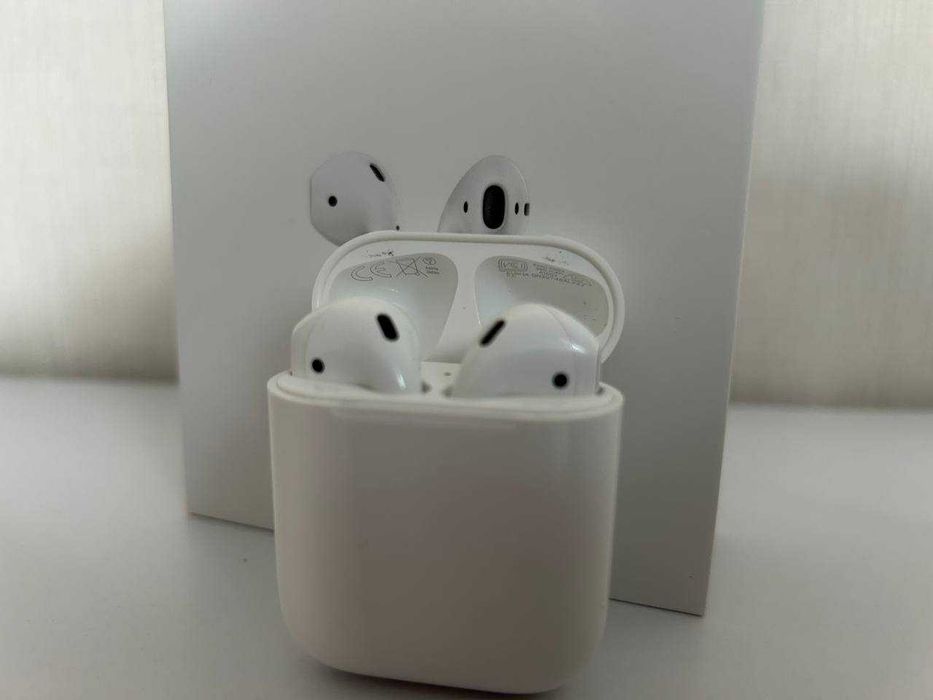 AirPods 2 (Original) — Відмінний стан, повний комплект.