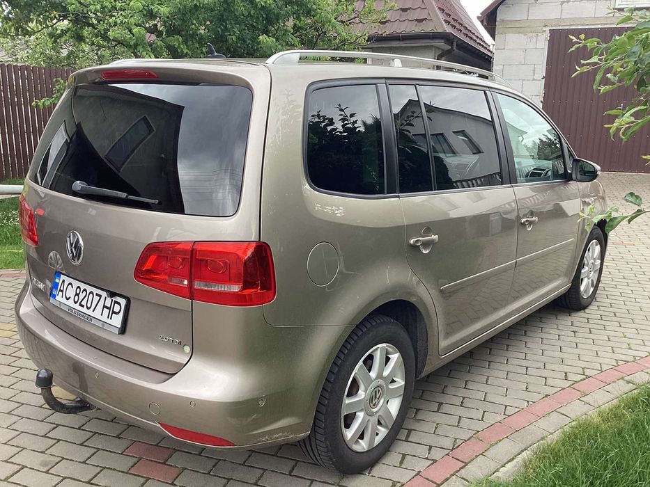 Продам свій автомобільVOLKSWAGEN TOYRAN