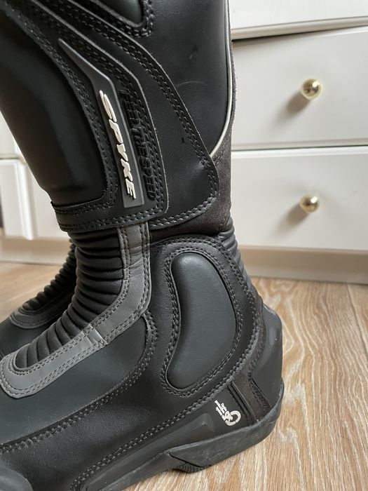 SPYKE. Класні та дуже гарні мотоботи в стані нових ! 40 розмір