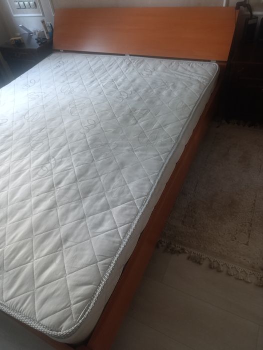 Продается кровать 1.60см