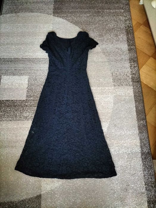 Przepiękna elegancka koronkowa sukienka 36