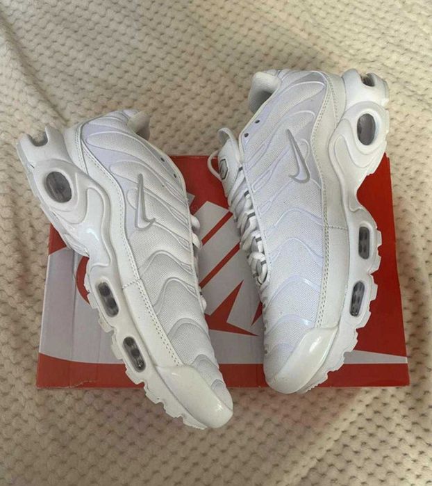 NIKE AIR MAX PLUS white men sneakers new