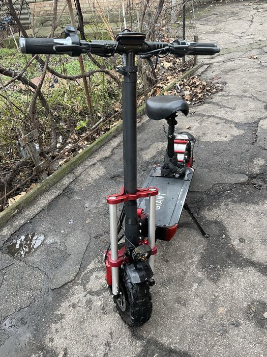 Електросамокат GIANT