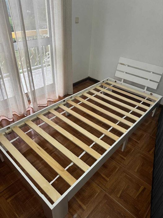 Cama solteiro e colchão