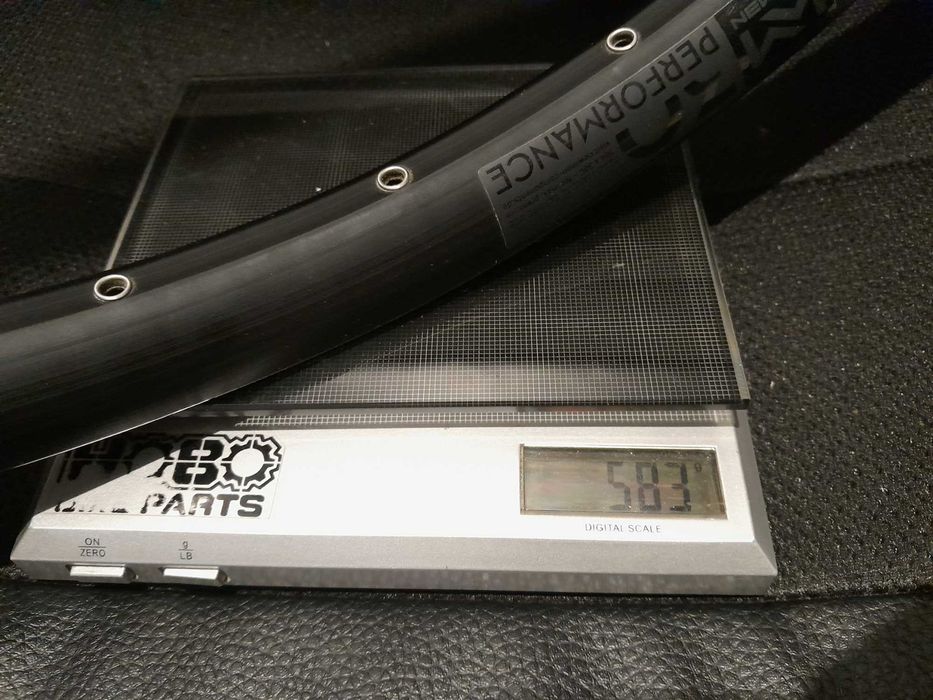 Nowa Obręcz Newmen Performance 30 DISC 27,5 " 32otw. TLR kapslowana