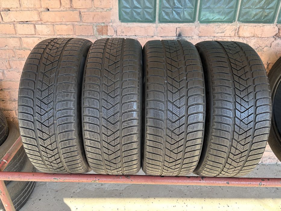 Комплект зимових шин 255/50R19 Pirelli Scorpion