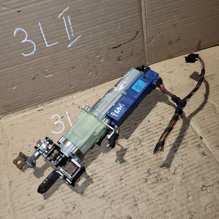 Silniczek elektryczny siłownik prawy bagażnika vw passat b6 kombi