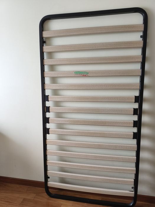 Estrado  de cama.  1.80 x 0.93. Pikoli