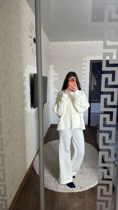 Продам вязаный костюм