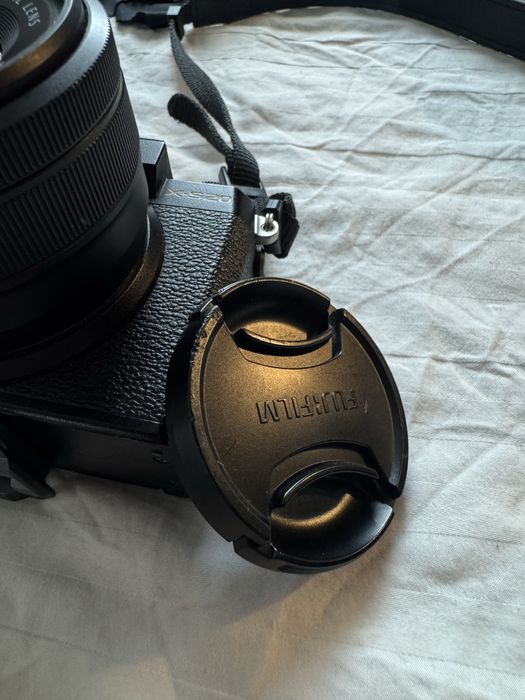 Fujifilm X-S20 + XC 15–45mm F3.5–5.6 OIS PZ