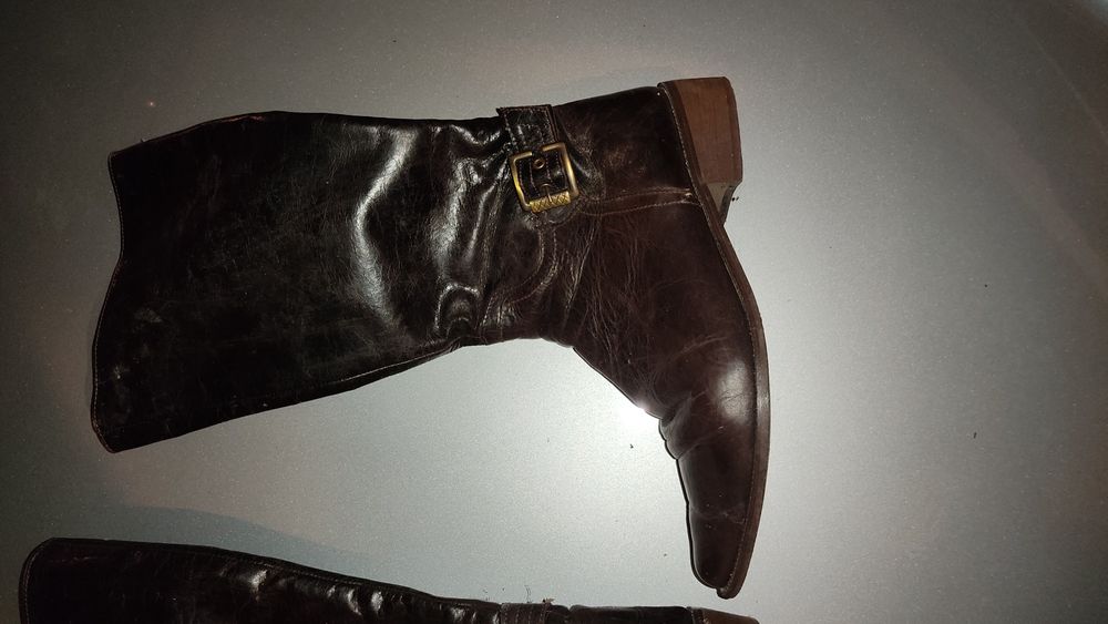 Botas cano alto cabedal