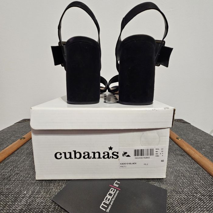 Sandálias pretas Cubanas Nº 40