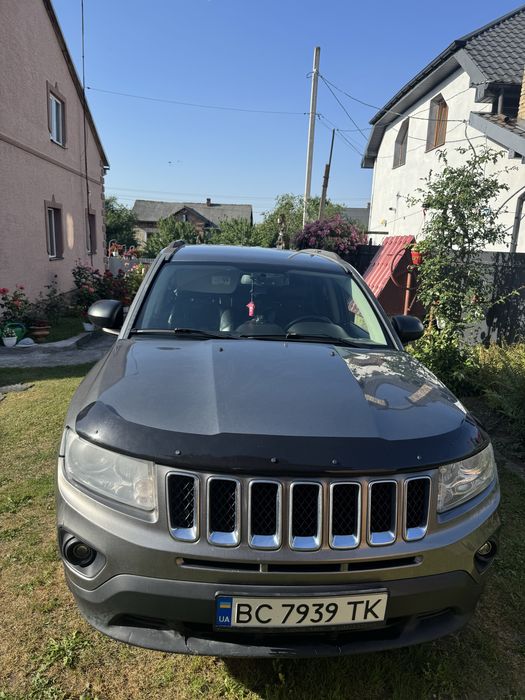 Машина Jeep compass