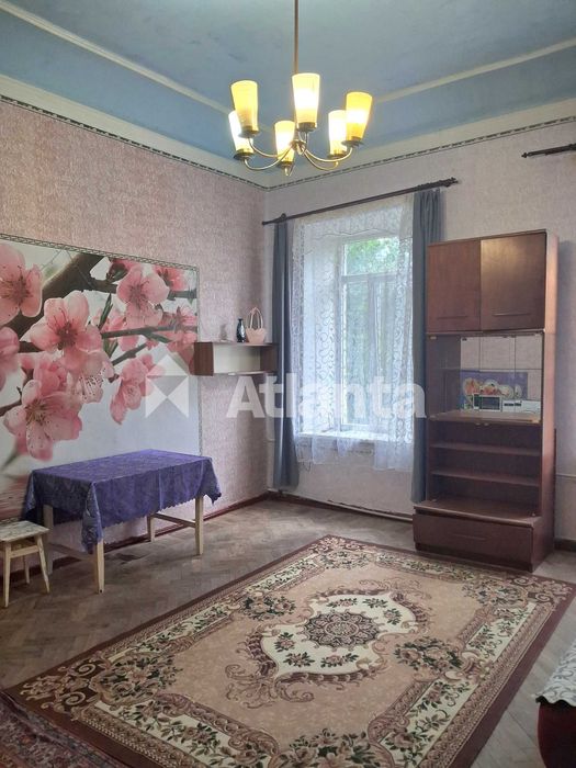 Кімната 28 м. в самому центрі Одеси. Вода в кімнаті