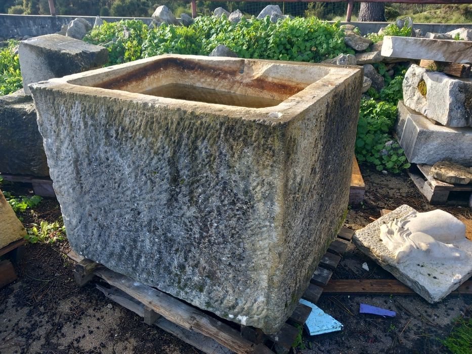 Pias antigas em pedra vários tamanhos (disponíveis)