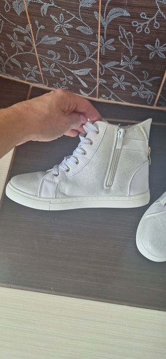 Buty dziewczęce 35 r