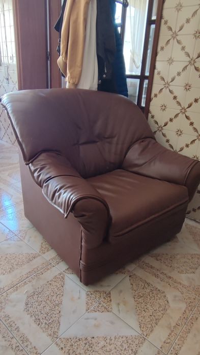 2 sofas pele sintetica