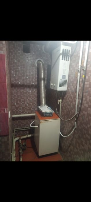 Котел газовий димохідний напольний  в робоч. стані!