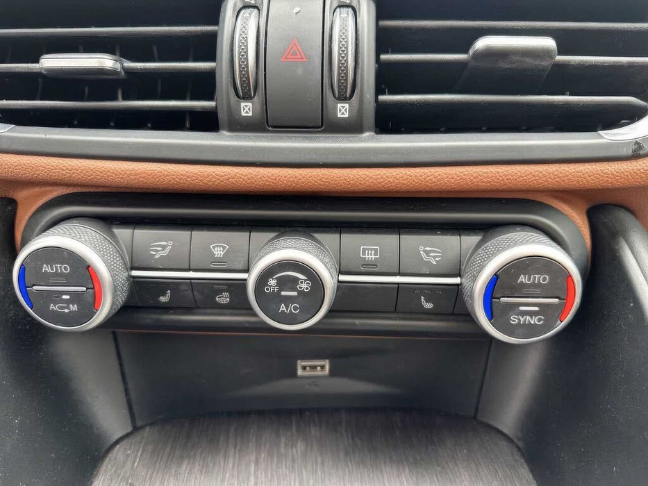 Alfa Romeo Giulia      2018