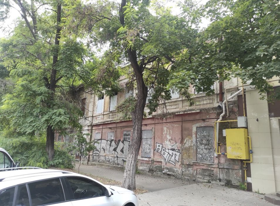 Продам выгодно отдельное здание дом под реконструкцию