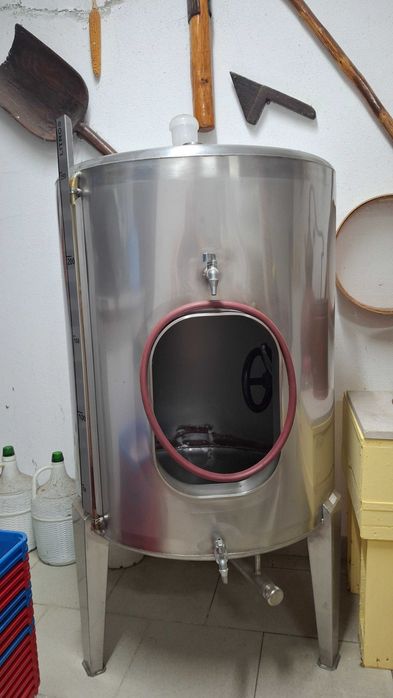 Cuba de vinho Inox de 250 Litros