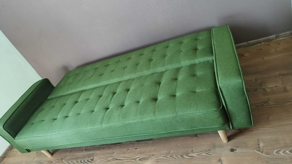 Sofa Skandynawska Zielona | Styl Retro | Pikowana | Drewniane Nogi