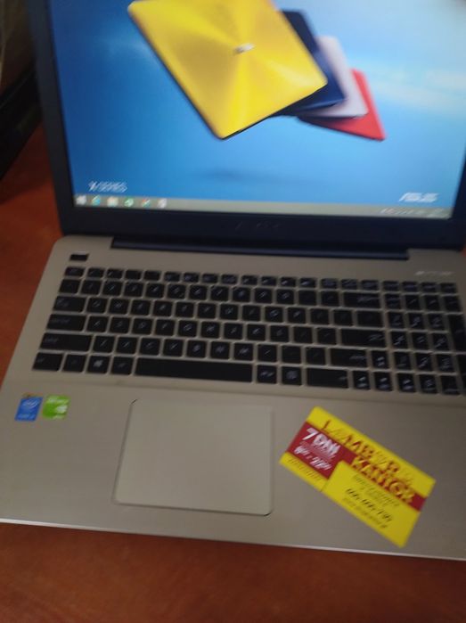 (2587/24st)laptop Asus R556L