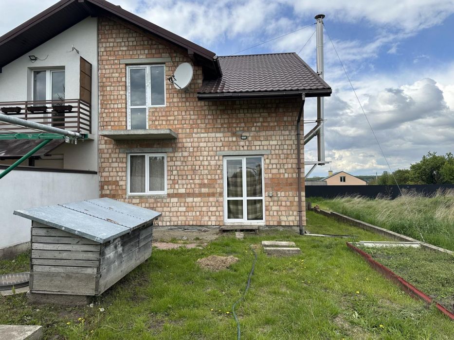 Продаж котеджу 140 м.кв. в Зубрі