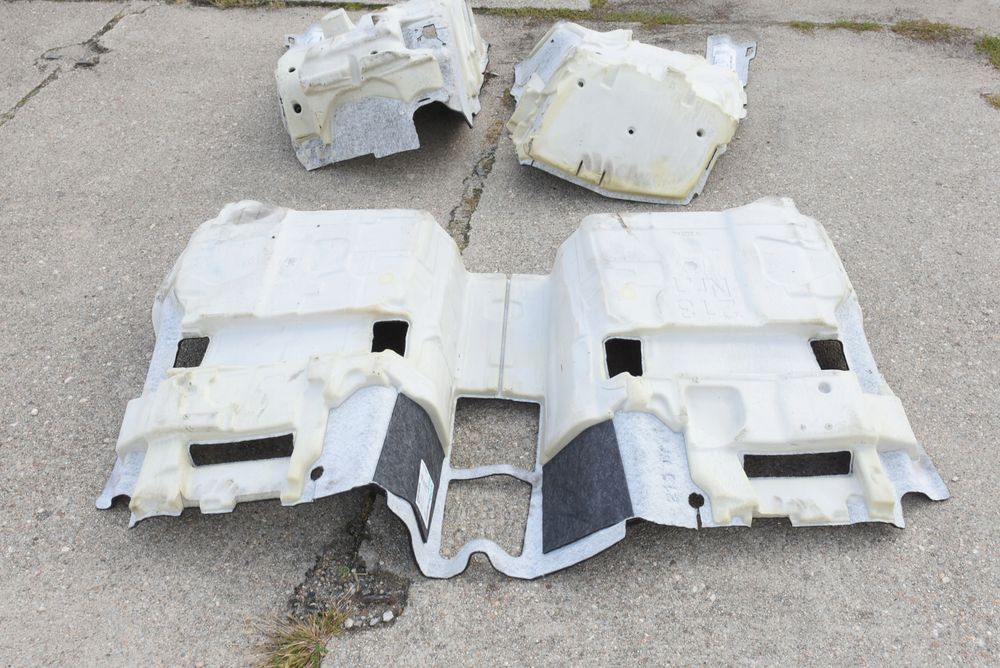 mercedes w213 kombi wykładzina podłoga dywan czarna kpl.