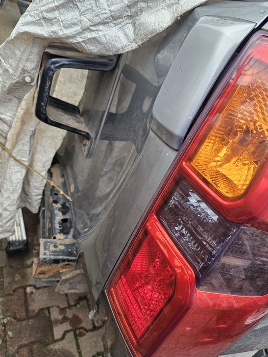 Nissan Patrol Y61 GU4  drzwi bagarznika prawe