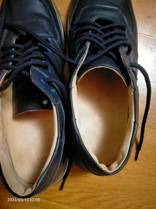 Продам ортопедичні кросівки