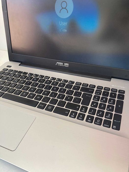 Portátil ASUS X555L