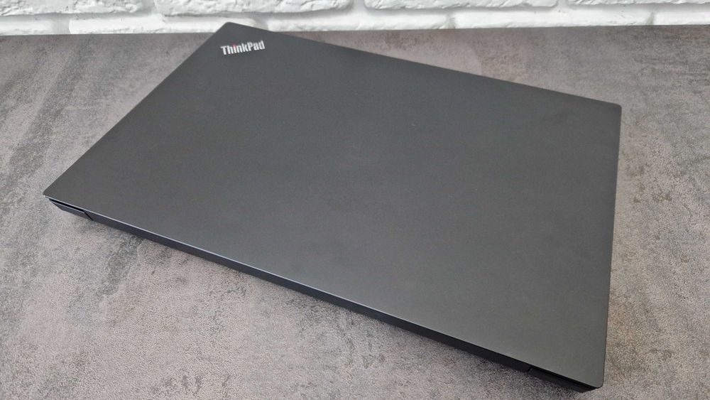 Ноутбук  Lenovo ThinkPad E15 / 15.6"/ Intel i5-10210U /  8 GB / 256 GB