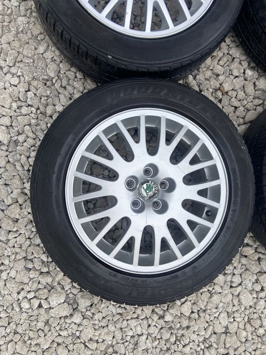 Alufelgi koła orginalne Skoda . VW Audi 16-5x112 z oponami