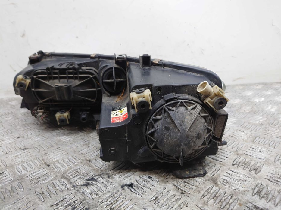 Mazda 6 I GG Lampa Prawa Przednia Prawy Przód Xenon