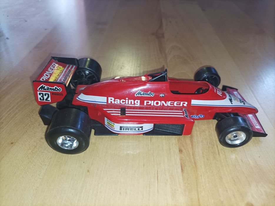 Pięć modeli bolidów F1 w skali 1:24