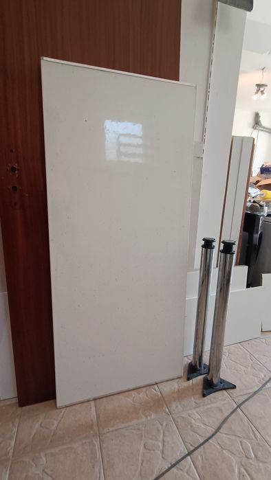 Tampo cozinha 140x63cm + 2 pernas reguláveis 71 a 75cm