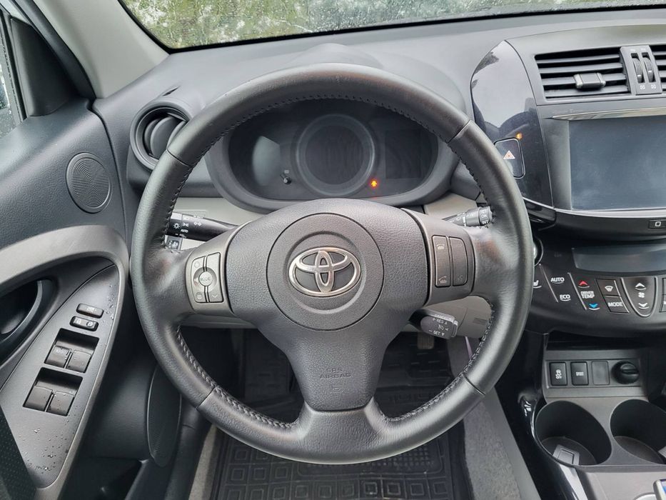 Toyota RAV 4 EV  Electric 41 .8 кВт