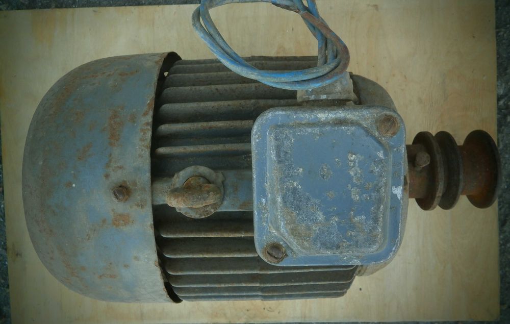 Мотор от циркулярки 220 - 380 В 35 кг СССР