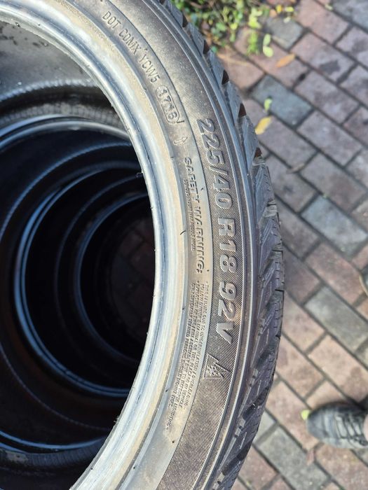 opony zimowe 225/40/R18