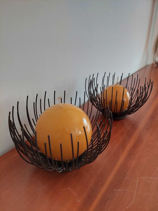 Conjunto de velas com suporte