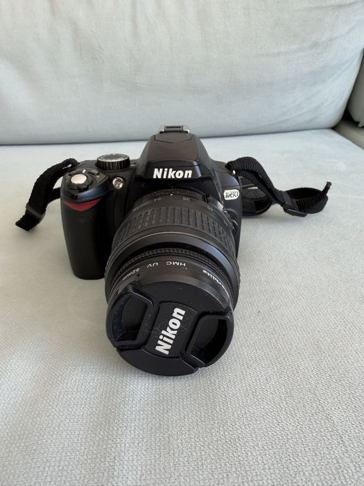 Nikon D60 + lente 18-55mm