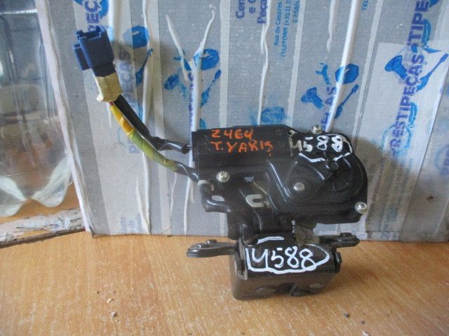 Fechadura / fecho da mala TOYOTA Yaris (_P9_)