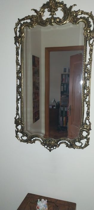 Espelho com moldura em cromado