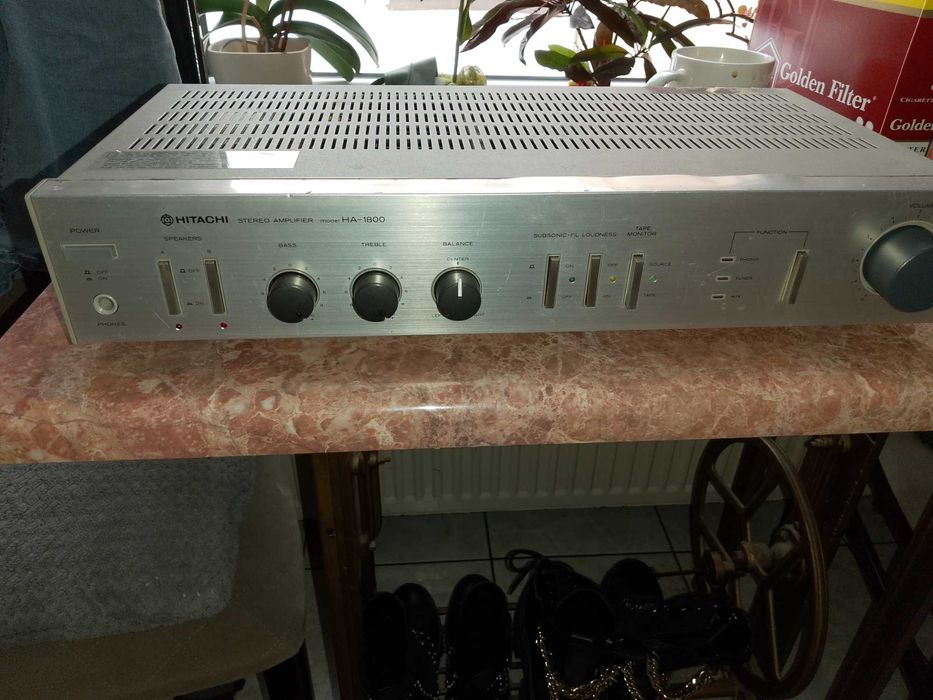 Wzmacniacz Hitachi HA-1800. Sprawny.