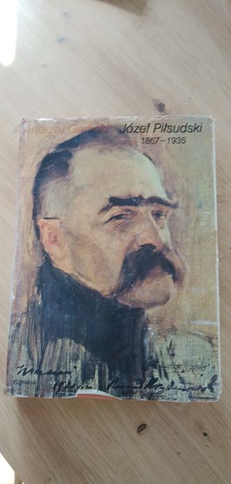 Książka biograficzna Józef Piłsudski 1867. 1935 autor Andrzej Garlicki